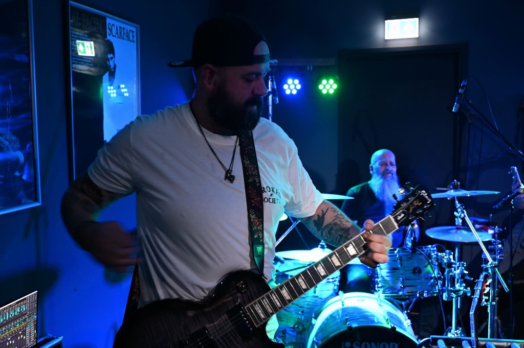 ../Images/10 jaar Ro's Barbershop 302.jpg